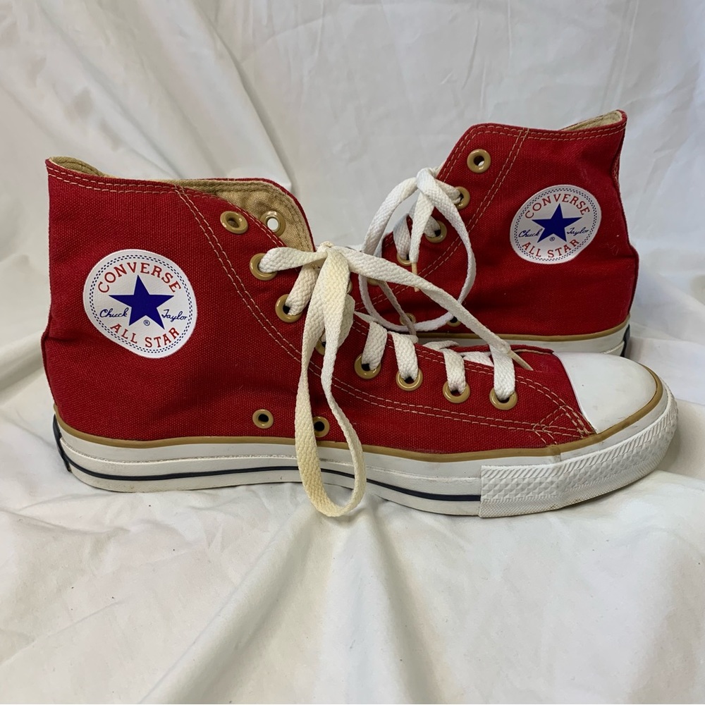 Converse Chuck Taylor All Star Women’s 9 Red High Top Sneakers